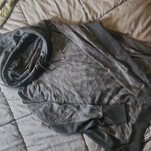 Nike sweater with pockets